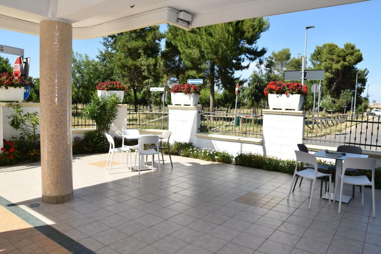Hotel Excelsior Montesilvano Marina Exterior foto